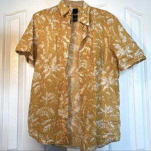 Short sleeve shirt. Great for summer!